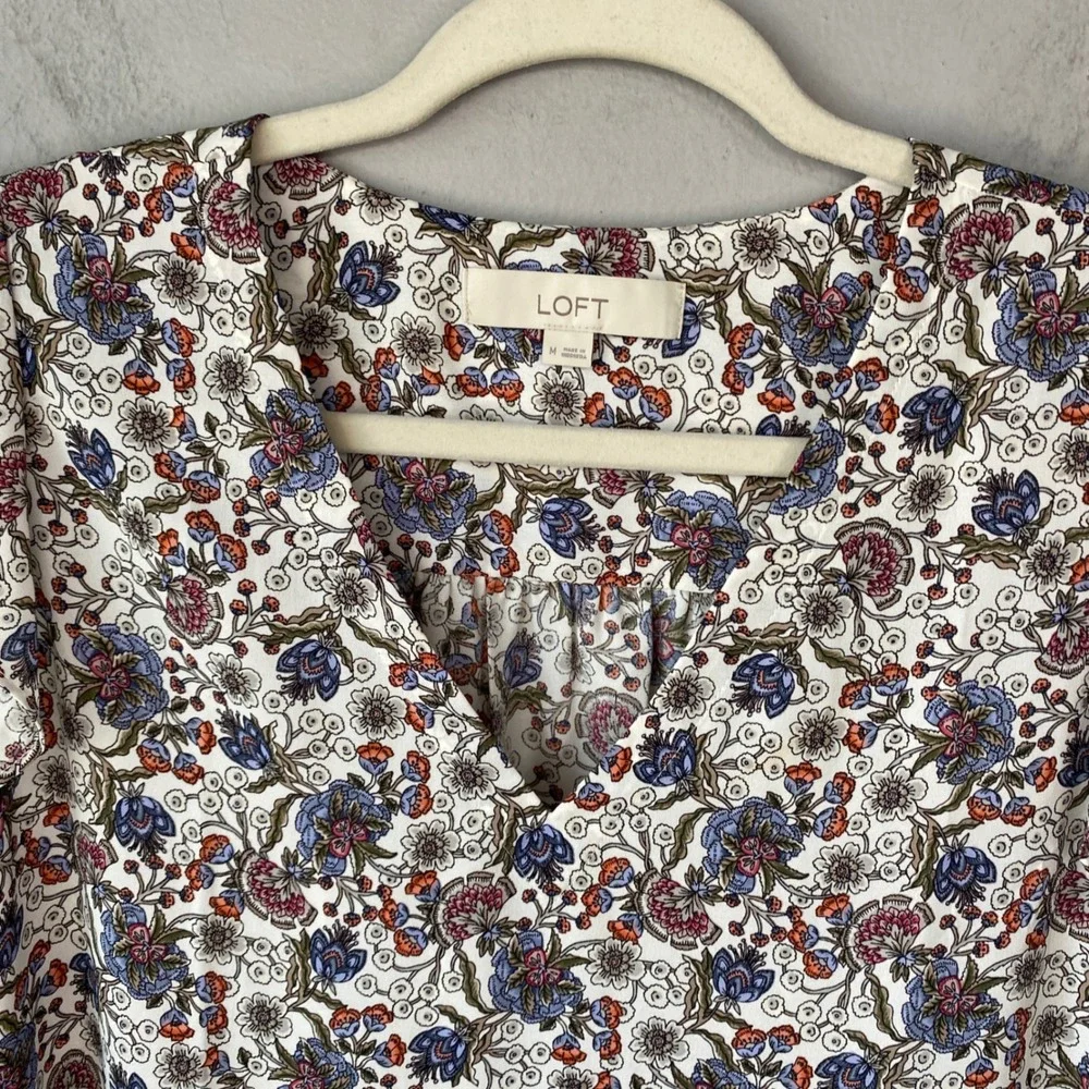 LOFT Womens White Multi Floral‎ V-Neck Flutter Sleeve Blouse Top Medium M 510379